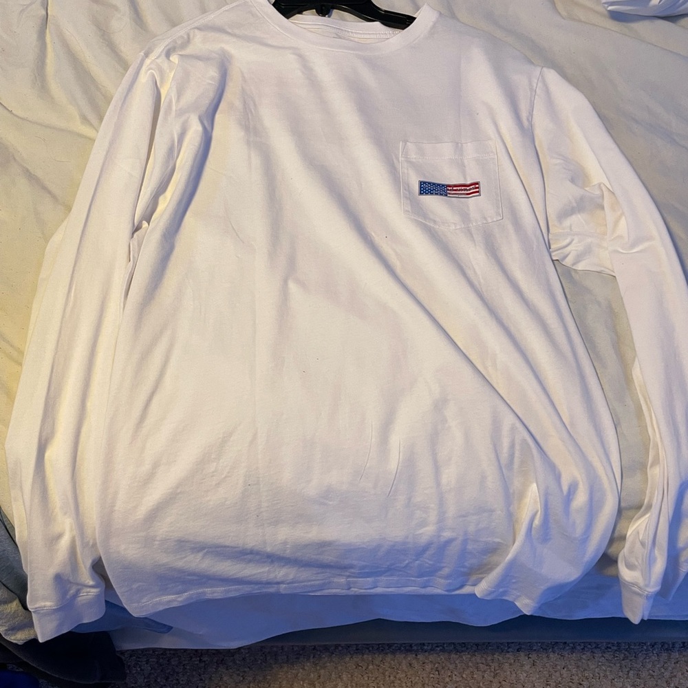 Vineyard vine longe sleeve, Color white, Size Large, Brand Vineyard vine